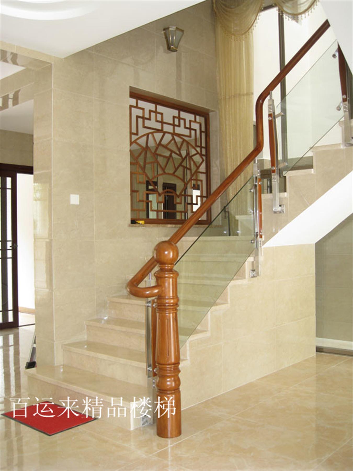 實(shí)木樓梯